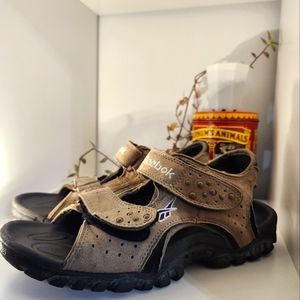 Vintage size 8 mint condition Reebok Sandals Tan/biege colored